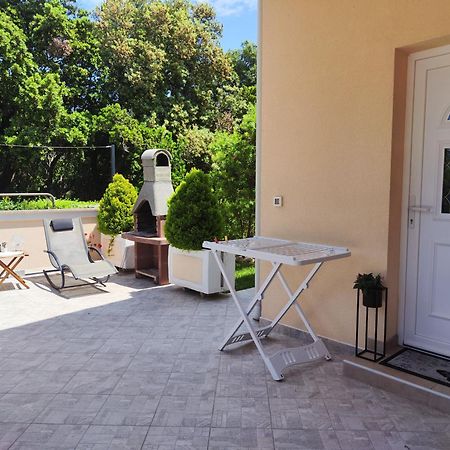 Apartmani "Sandro" Gonar Rab Town Bilik gambar