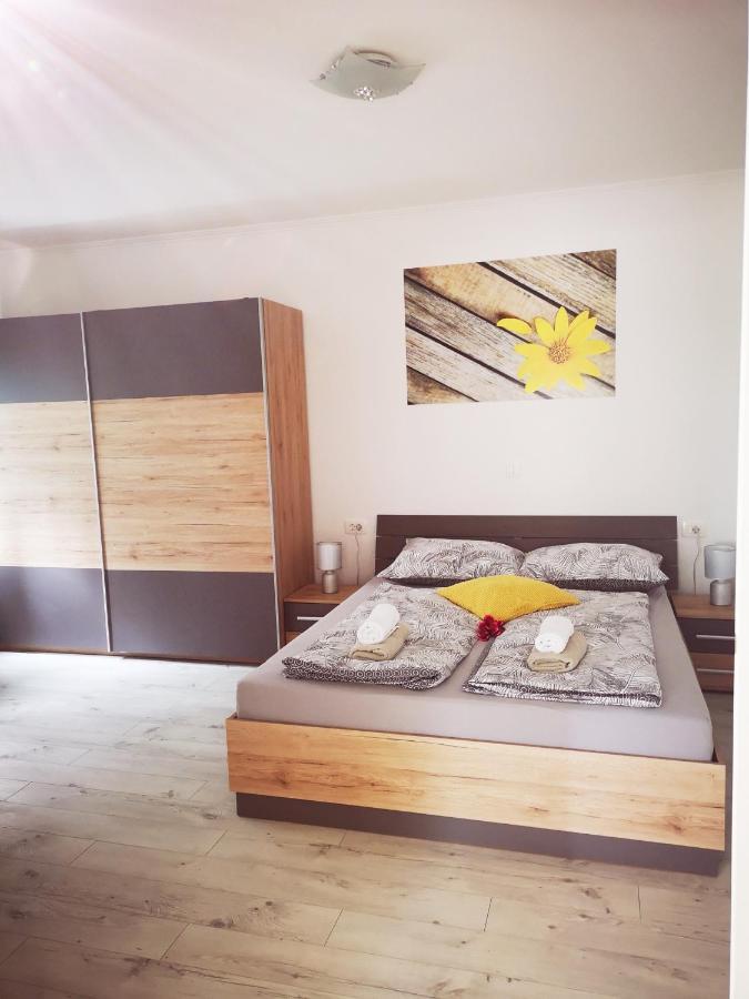 Apartmani "Sandro" Gonar Rab Town Luaran gambar