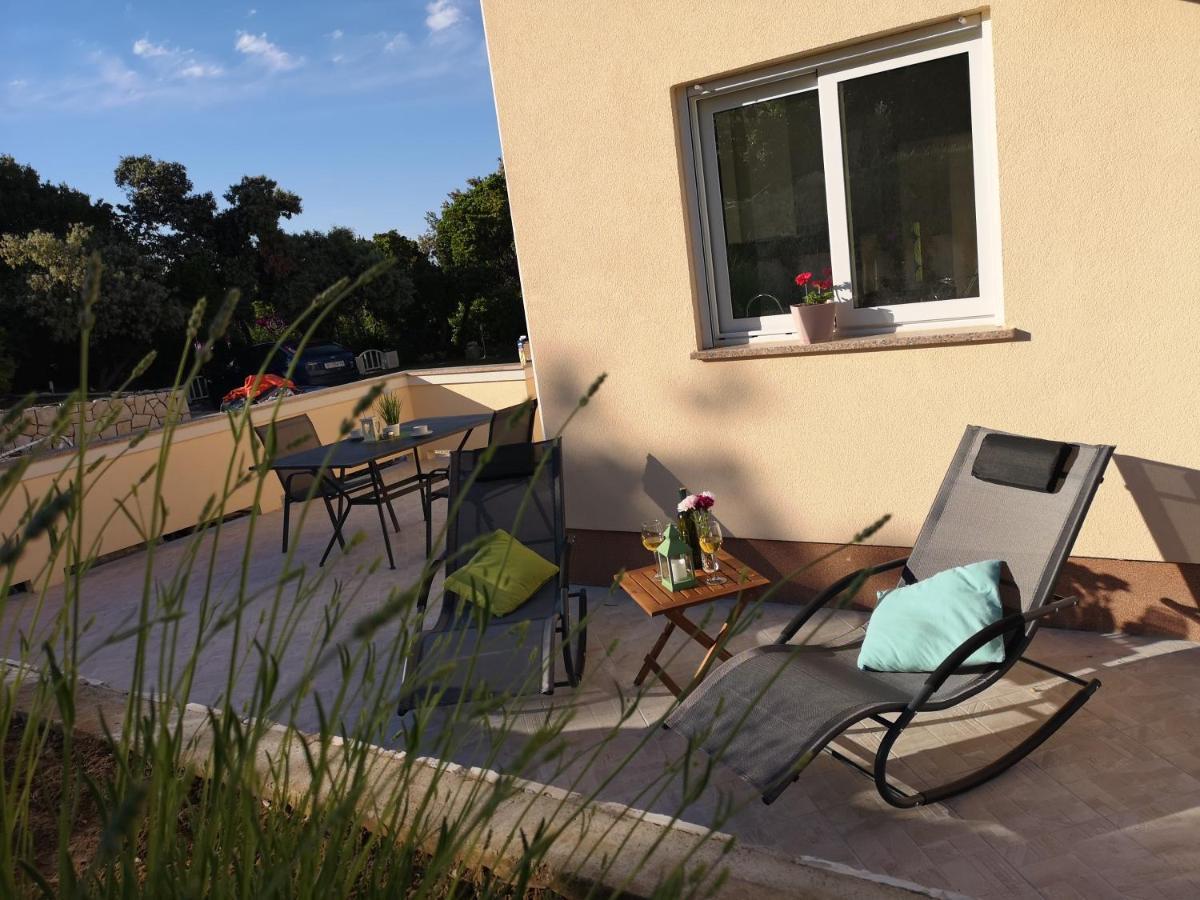 Apartmani "Sandro" Gonar Rab Town Luaran gambar