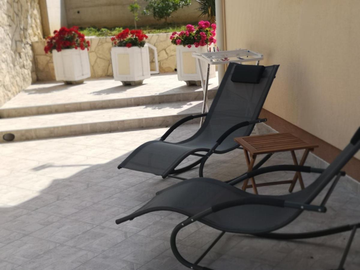 Apartmani "Sandro" Gonar Rab Town Luaran gambar