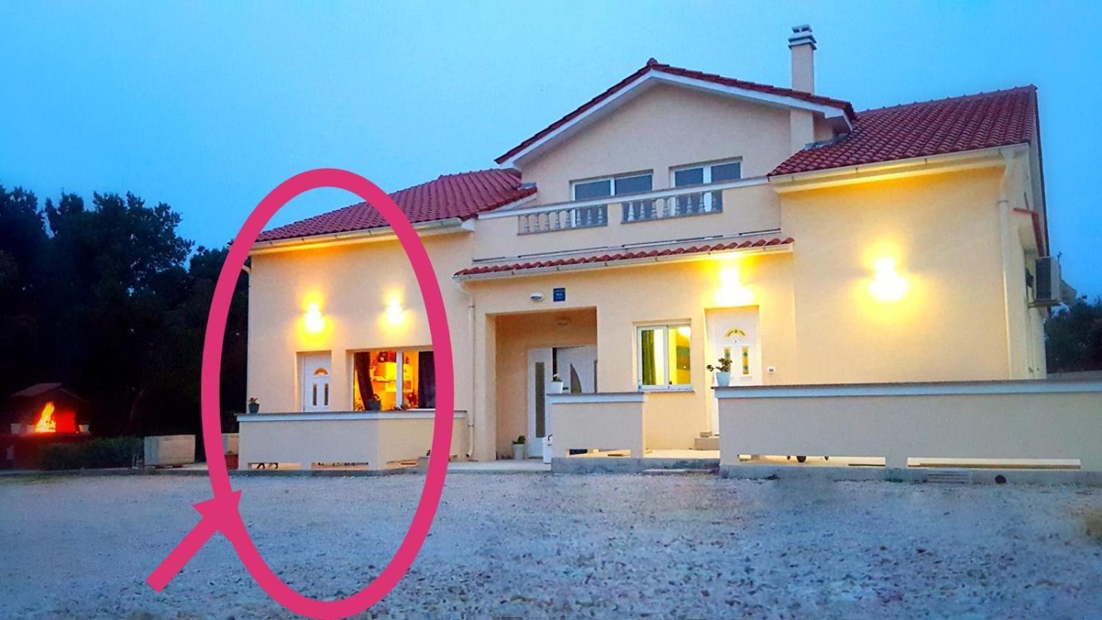 Apartmani "Sandro" Gonar Rab Town Bilik gambar