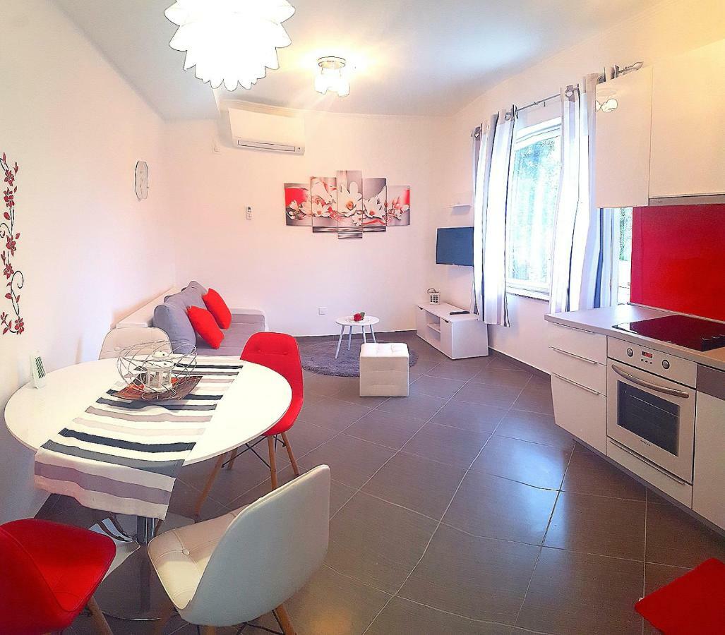 Apartmani "Sandro" Gonar Rab Town Luaran gambar