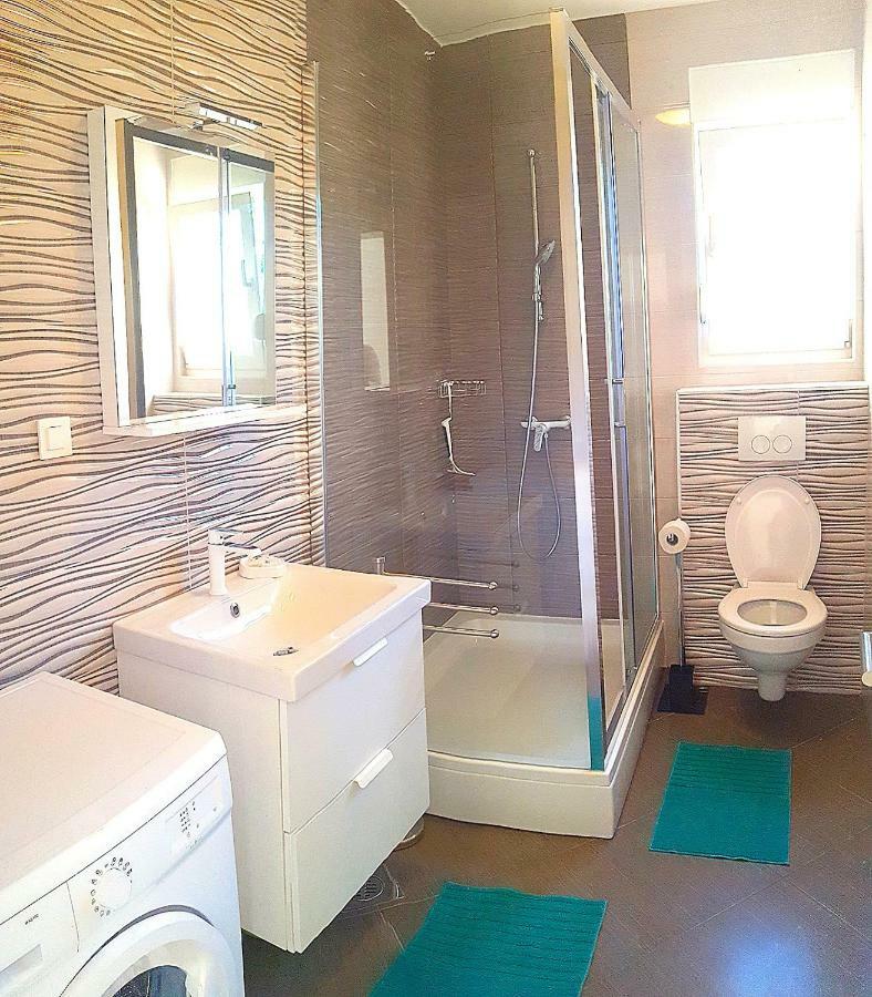 Apartmani "Sandro" Gonar Rab Town Luaran gambar