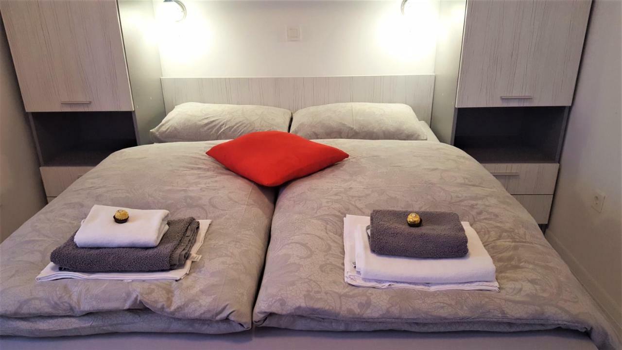 Apartmani "Sandro" Gonar Rab Town Luaran gambar