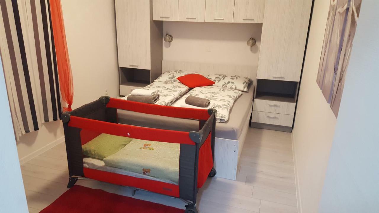 Apartmani "Sandro" Gonar Rab Town Luaran gambar